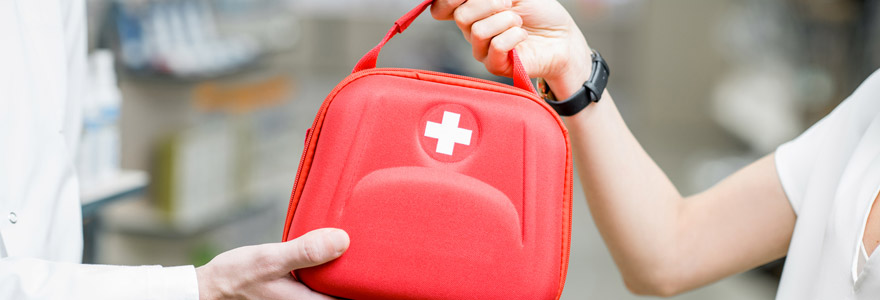 contenir la trousse de secours BTP